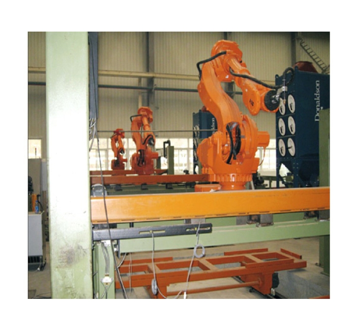 汽車縱梁、加強梁機器人等離子切割生產(chǎn)線